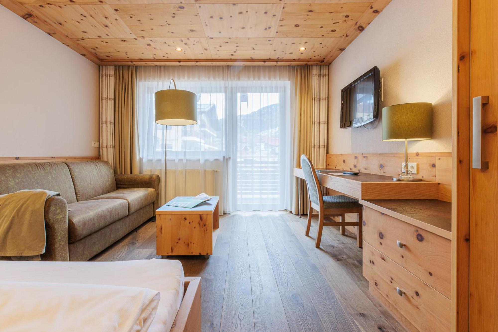 Hotel Baeckelar Wirt Superior Solden Ngoại thất bức ảnh