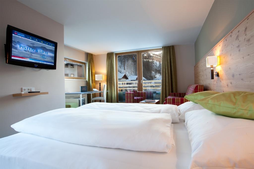Hotel Baeckelar Wirt Superior Solden Ngoại thất bức ảnh