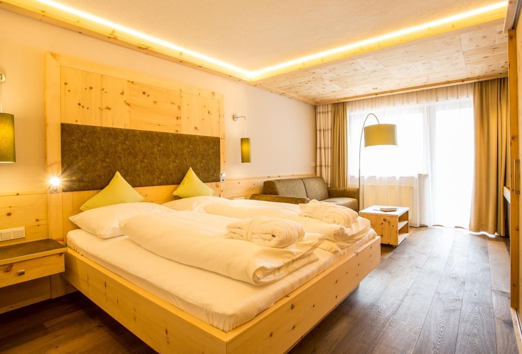 Hotel Baeckelar Wirt Superior Solden Ngoại thất bức ảnh